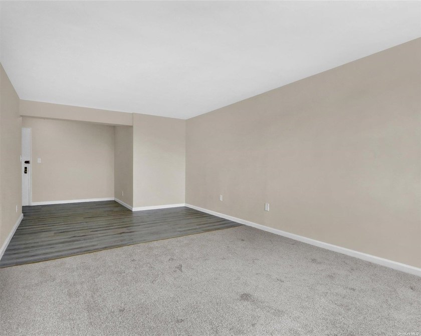 Beautiful co-op style apartment full renovated with new kitchen - photo 10