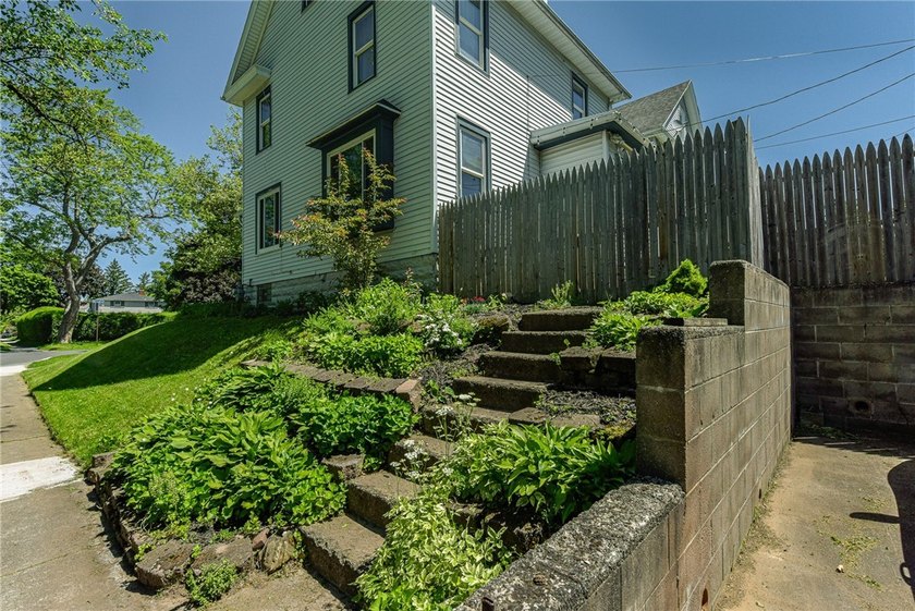 Charming as can be!! Come have a look at this beautiful 3 - photo 37