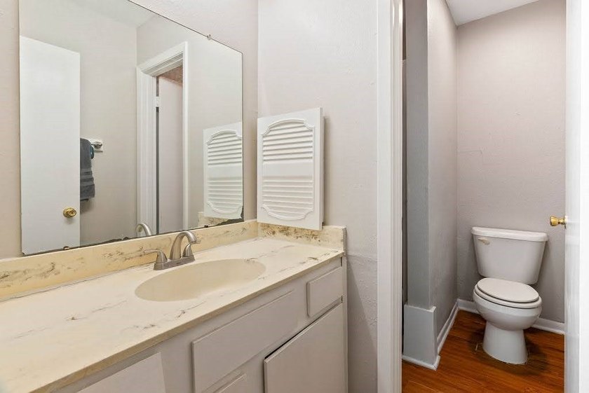 Property Description: This is a great investment opportunity in - photo 10