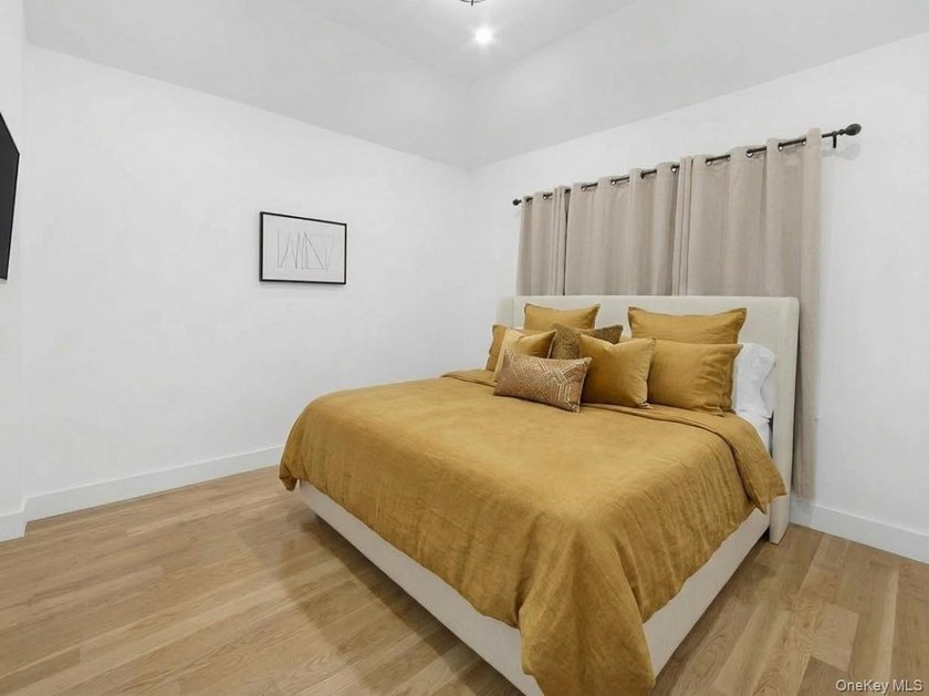 Welcome to 1173 E 43rd St, located in Beautiful Brooklyn NY! - photo 9