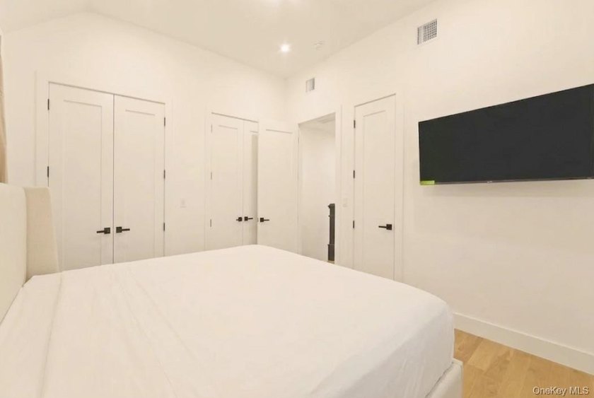Welcome to 1173 E 43rd St, located in Beautiful Brooklyn NY! - photo 10