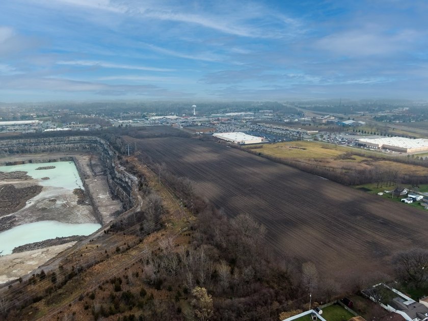 Looking for an exceptional opportunity to invest in a prime - photo 8