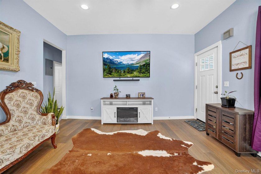 Welcome to this beautifully maintained two-family duplex - photo 5