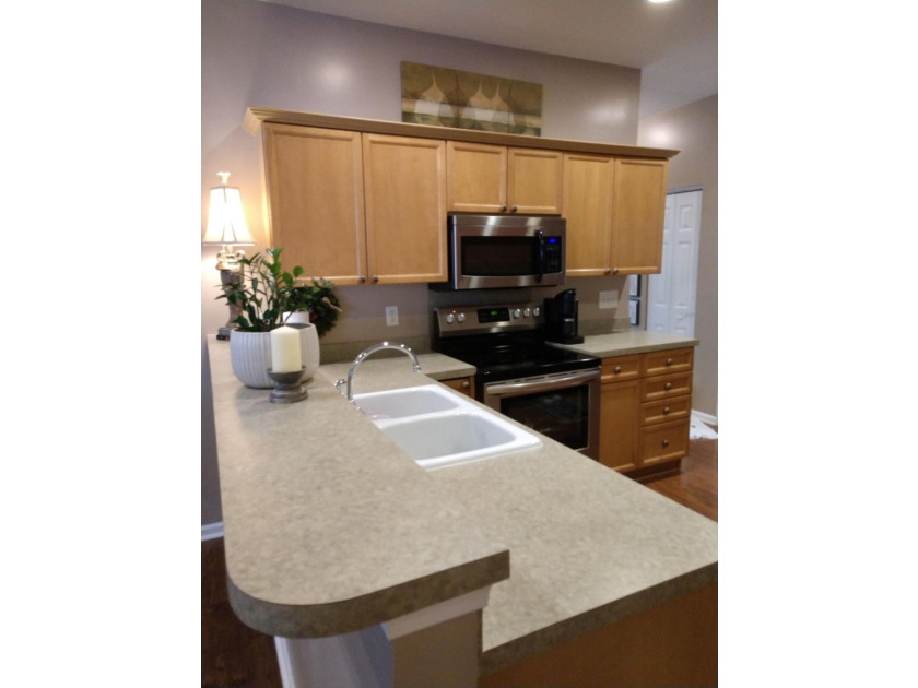 Ranch villa. Maintenance free living. Beautiful home move in - photo 19