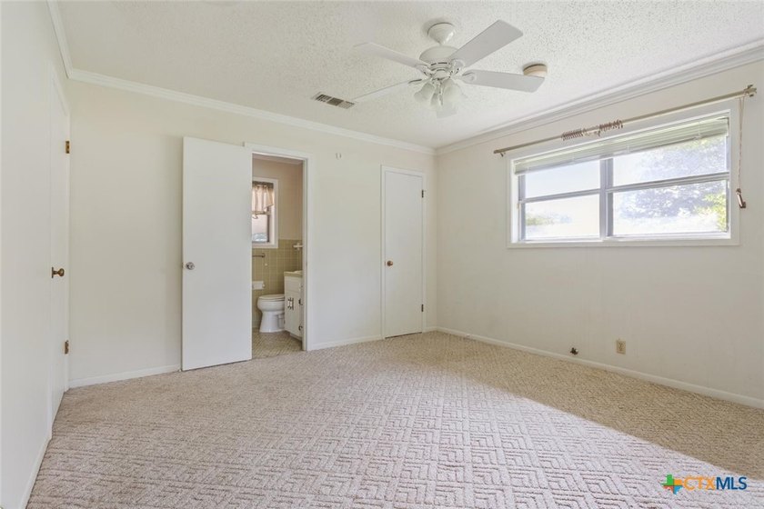 Super low tax rate area. Troy schools. Extremely well kept home - photo 20