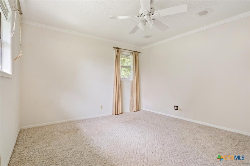 Super low tax rate area. Troy schools. Extremely well kept home - photo 27