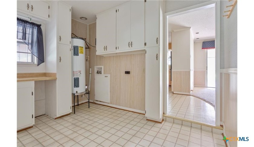 Super low tax rate area. Troy schools. Extremely well kept home - photo 40
