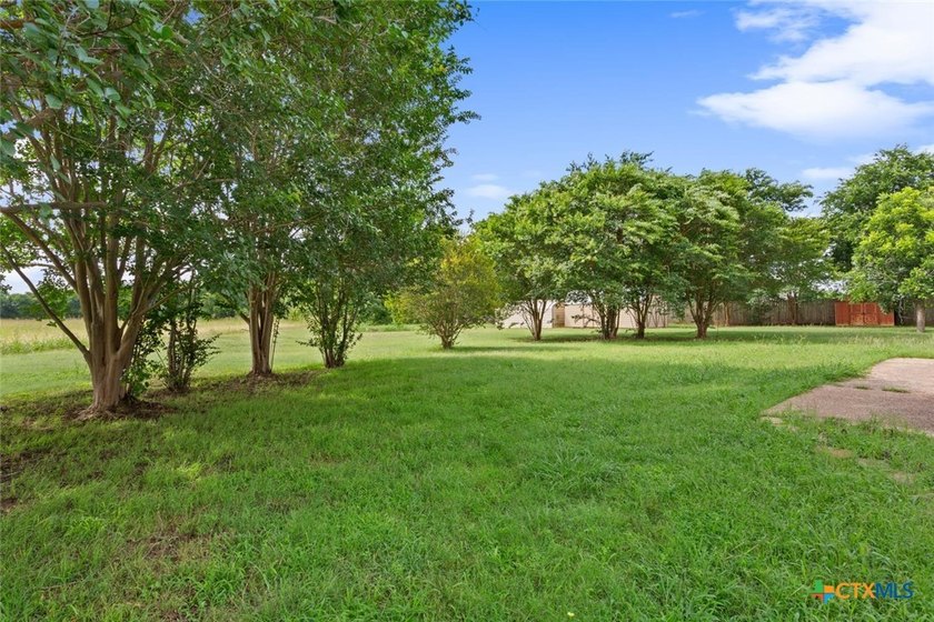 Super low tax rate area. Troy schools. Extremely well kept home - photo 44