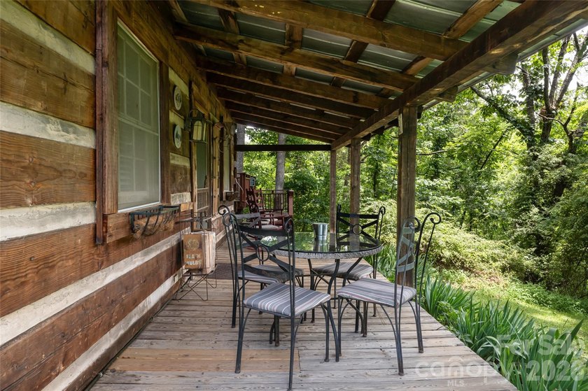 Hand-Hewn Craftsmanship. River Views. A True Mountain Escape - photo 6