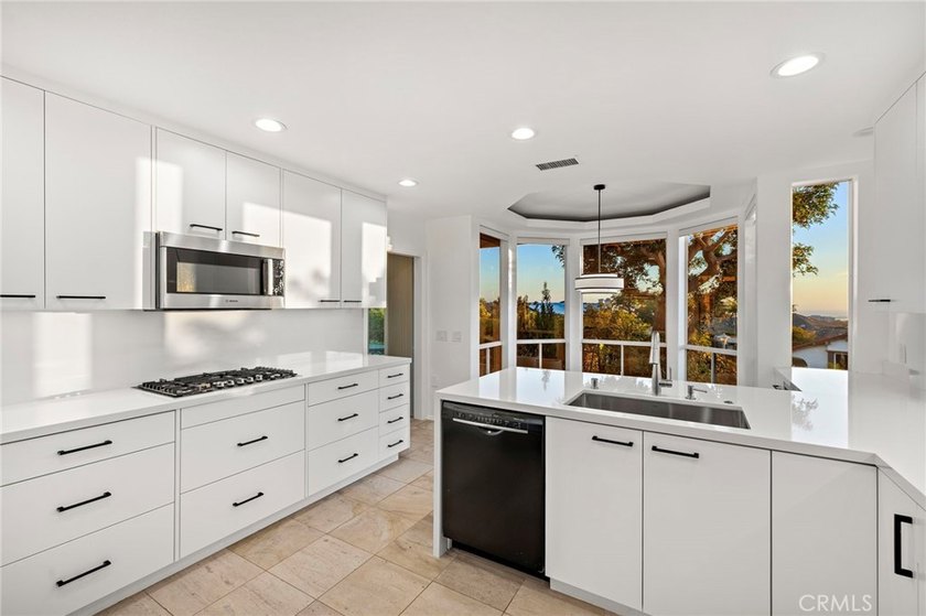 Welcome to 21 Montpellier, an exceptional 2,700sq ft - photo 11