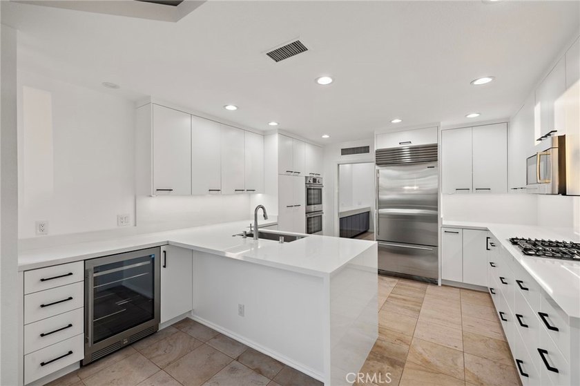 Welcome to 21 Montpellier, an exceptional 2,700sq ft - photo 13