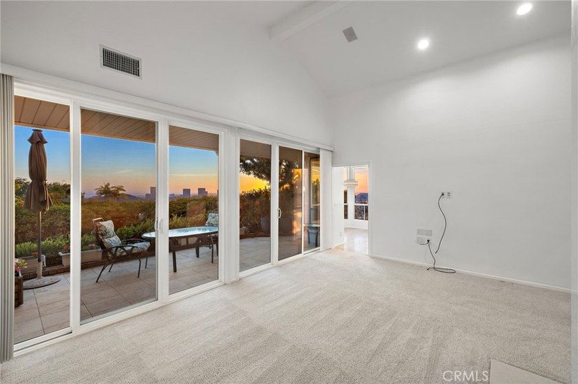 Welcome to 21 Montpellier, an exceptional 2,700sq ft - photo 18