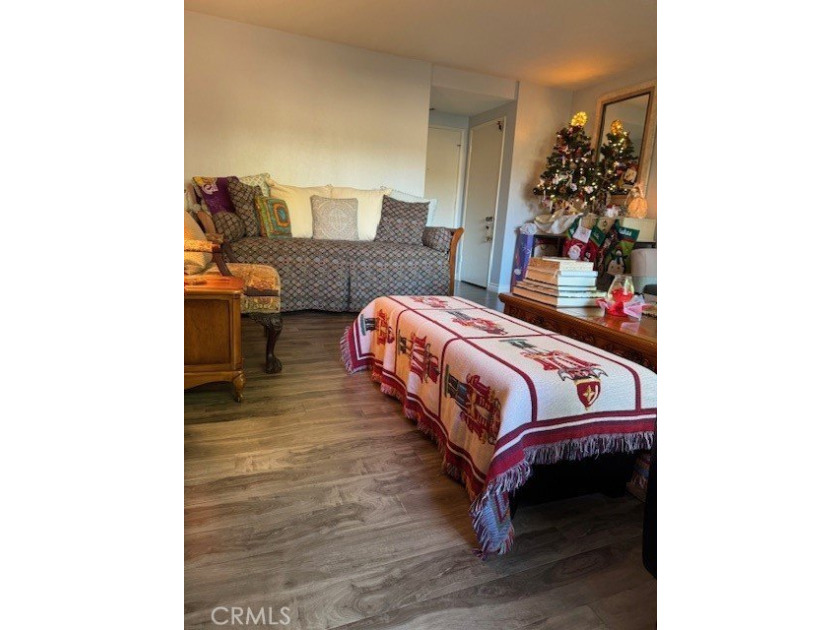13116 La Jolla Cir, unit B, a meticulously kept , lower level - photo 4