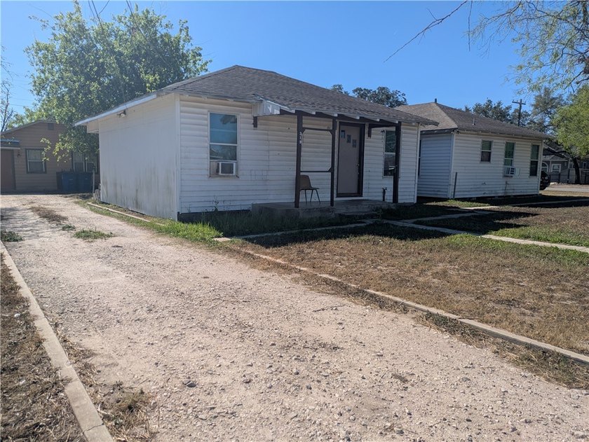 Exceptional opportunity to own a 5-unit income producing - photo 3