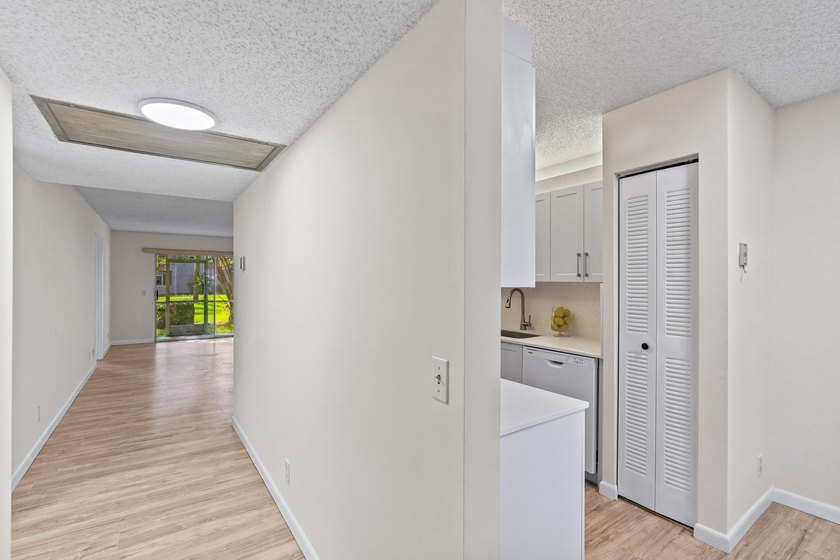 Beautifully renovated 2 BD, 2 BA first-floor condo in Century - photo 12