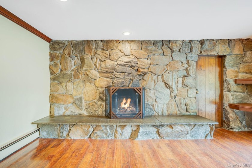 Great opportunity to make this 3-bedroom, 2-bath home your own! - photo 14