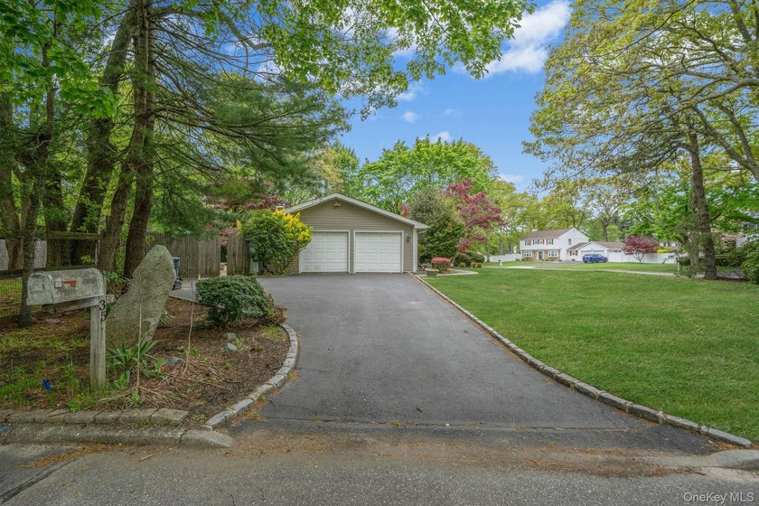 Great opportunity to make this 3-bedroom, 2-bath home your own! - photo 22