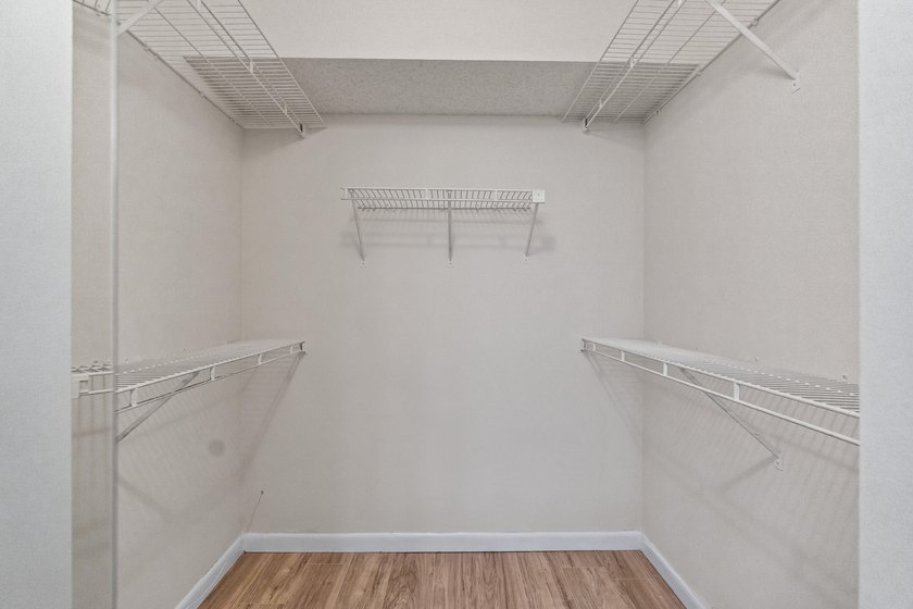 Beautifully renovated 2 BD, 2 BA first-floor condo in Century - photo 27
