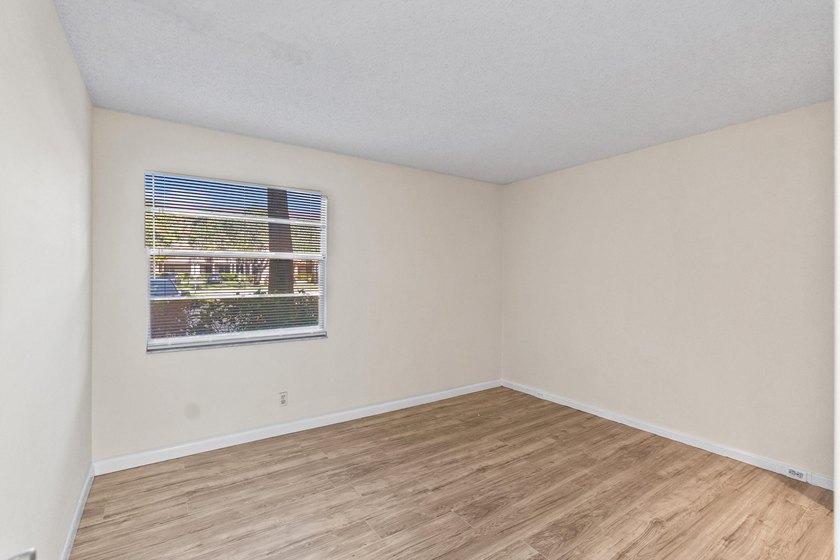 Beautifully renovated 2 BD, 2 BA first-floor condo in Century - photo 29