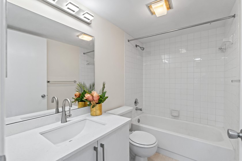 Beautifully renovated 2 BD, 2 BA first-floor condo in Century - photo 33
