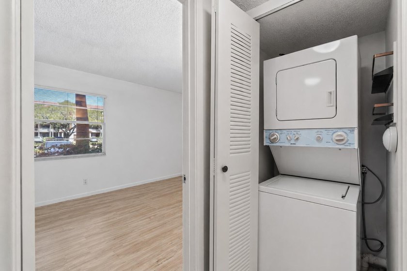 Beautifully renovated 2 BD, 2 BA first-floor condo in Century - photo 36