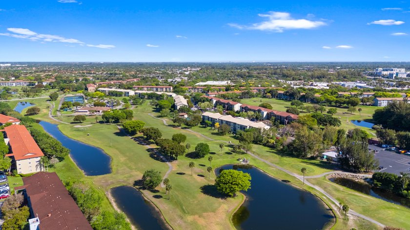 Beautifully renovated 2 BD, 2 BA first-floor condo in Century - photo 49