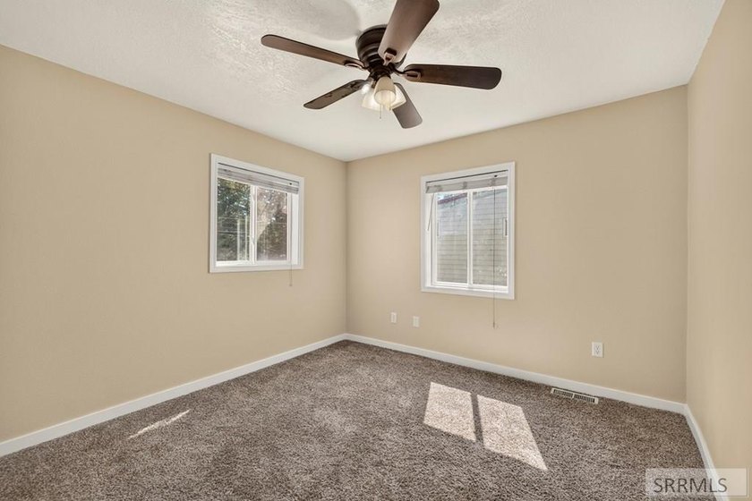 Oversized Corner Lot! Welcome to this beautifully maintained - photo 15