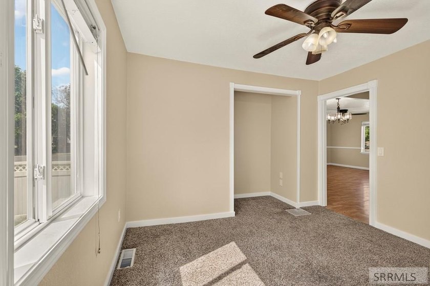 Oversized Corner Lot! Welcome to this beautifully maintained - photo 16