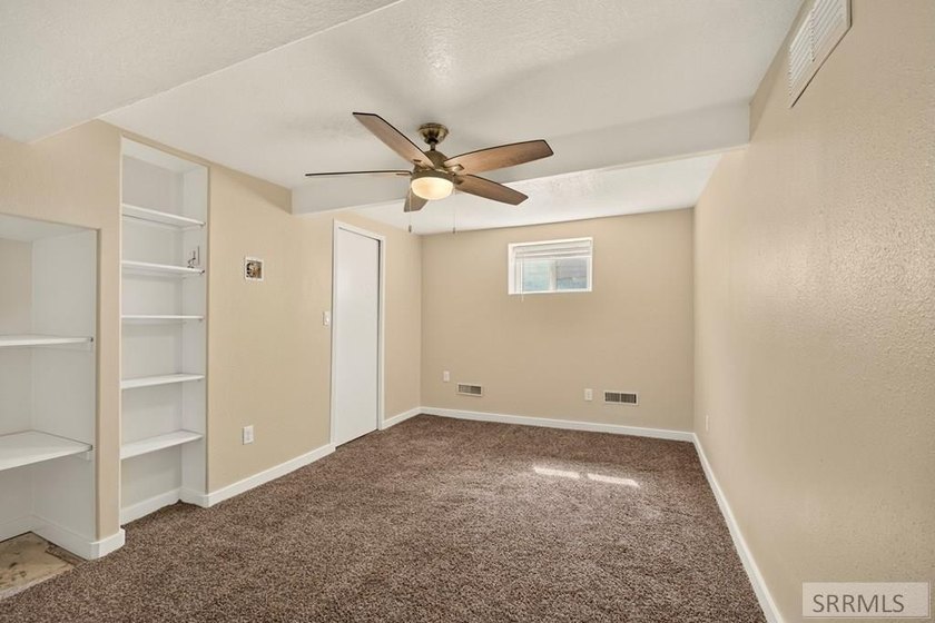 Oversized Corner Lot! Welcome to this beautifully maintained - photo 23