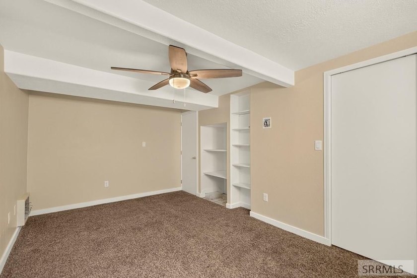 Oversized Corner Lot! Welcome to this beautifully maintained - photo 25
