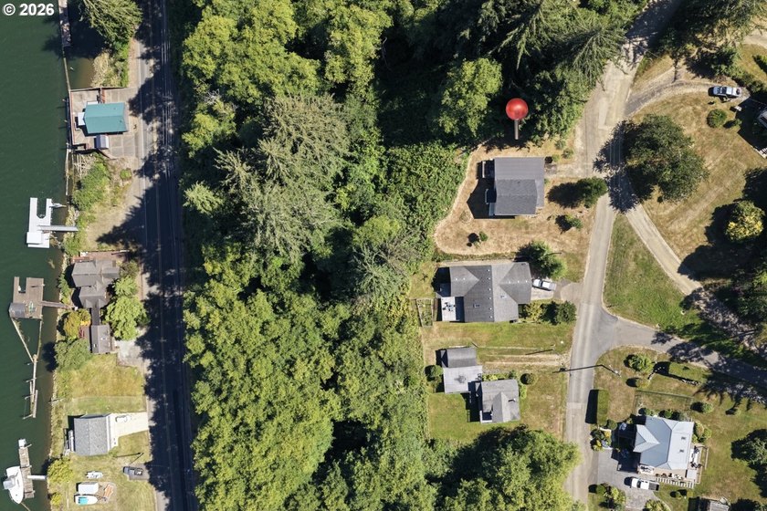 Perched above charming downtown Nehalem, this remodeled coastal - photo 28