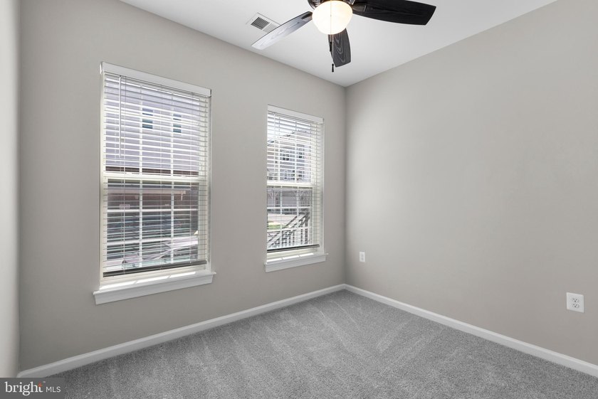 A rare four-story Pulte townhouse in Clarksburg Town Center - photo 31