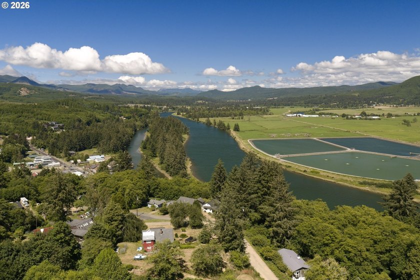 Perched above charming downtown Nehalem, this remodeled coastal - photo 35