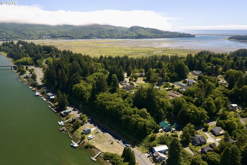 Perched above charming downtown Nehalem, this remodeled coastal - photo 37