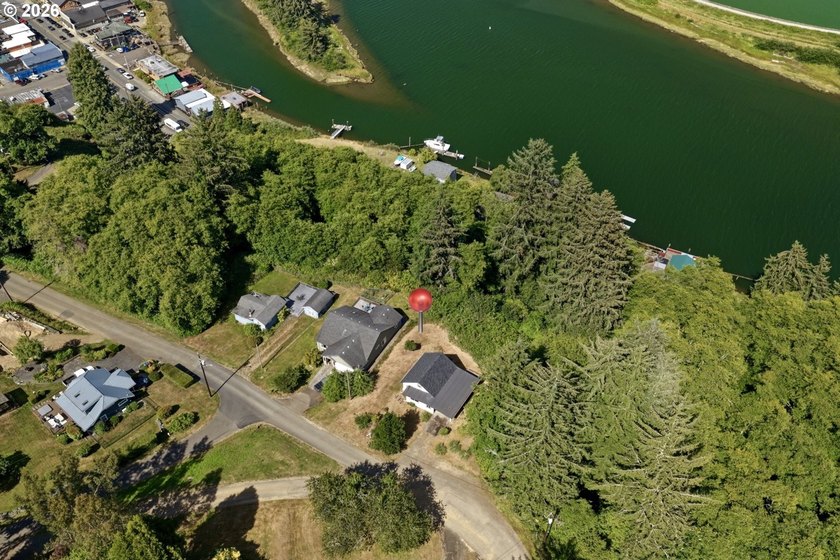 Perched above charming downtown Nehalem, this remodeled coastal - photo 41
