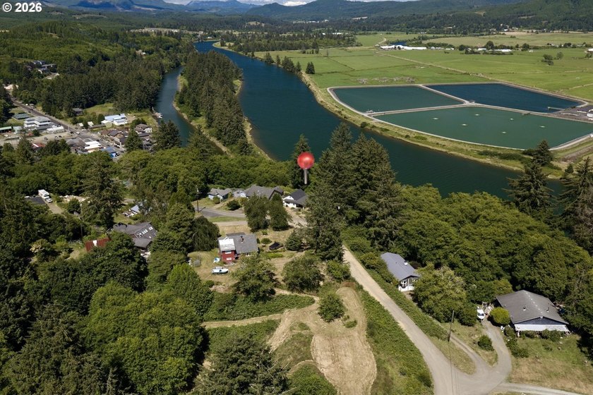Perched above charming downtown Nehalem, this remodeled coastal - photo 42