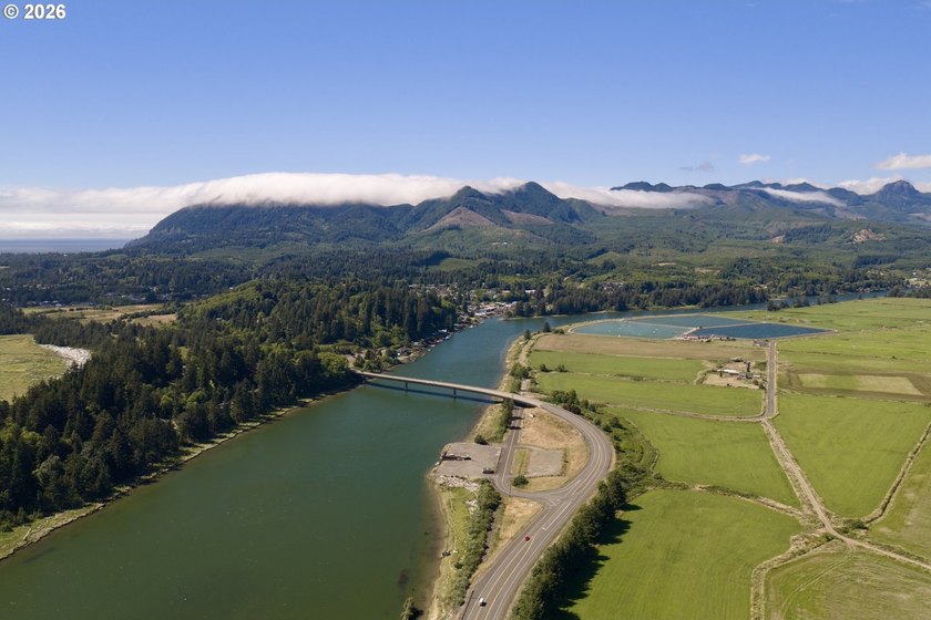 Perched above charming downtown Nehalem, this remodeled coastal - photo 44