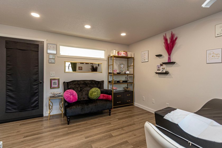 Calling all investors. This is a one in a lifetime opportunity - photo 7