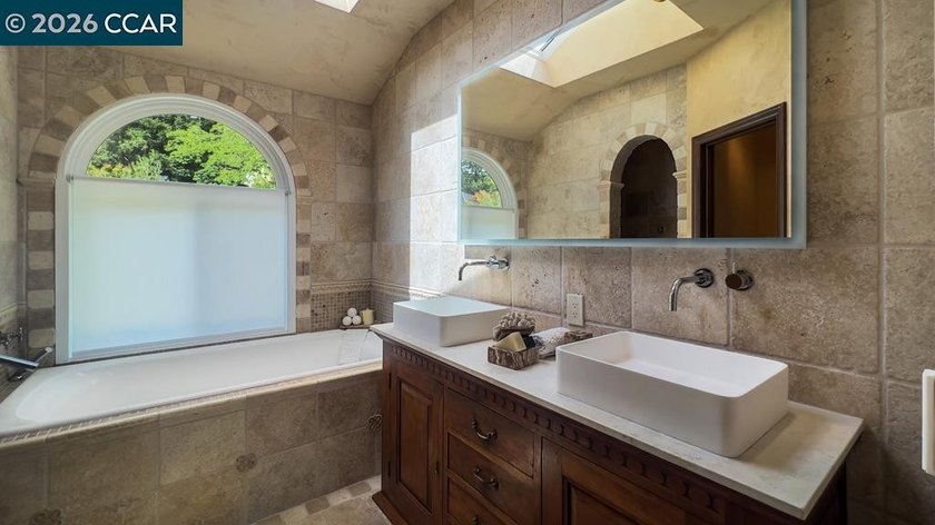 Exquisite 4BD/4BA Custom Estate w/ Italian Elegance, Modern - photo 12