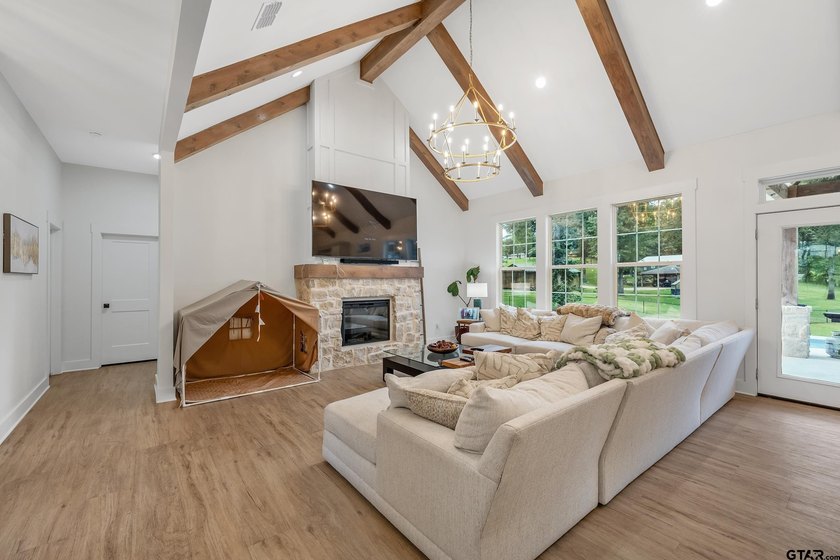 Exceptional waterfront retreat built in 2024 and perfectly - photo 12