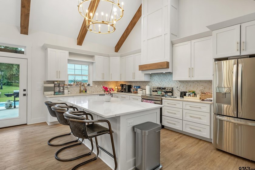Exceptional waterfront retreat built in 2024 and perfectly - photo 16