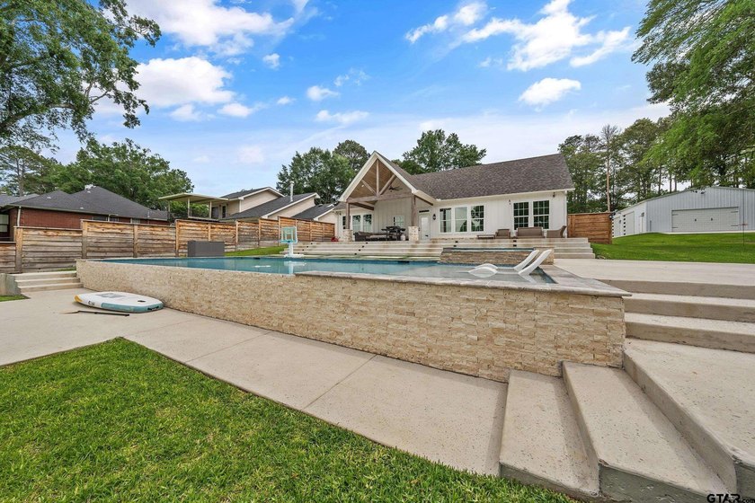 Exceptional waterfront retreat built in 2024 and perfectly - photo 38