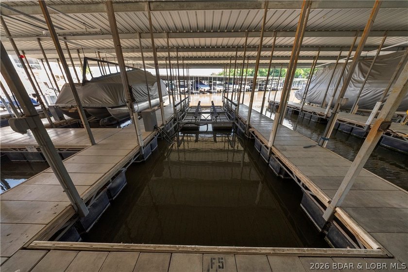 Experience elevated Lake of the Ozarks living in this furnished - photo 40
