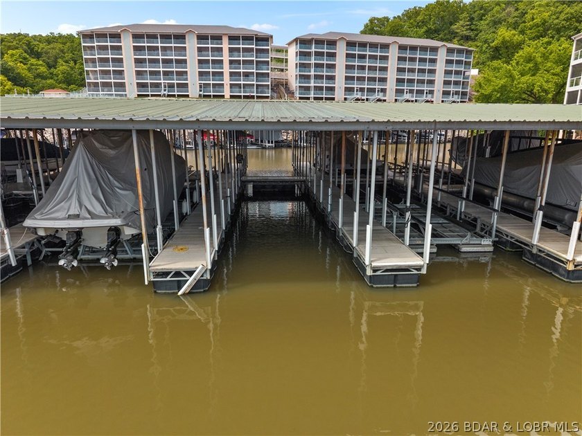 Experience elevated Lake of the Ozarks living in this furnished - photo 41