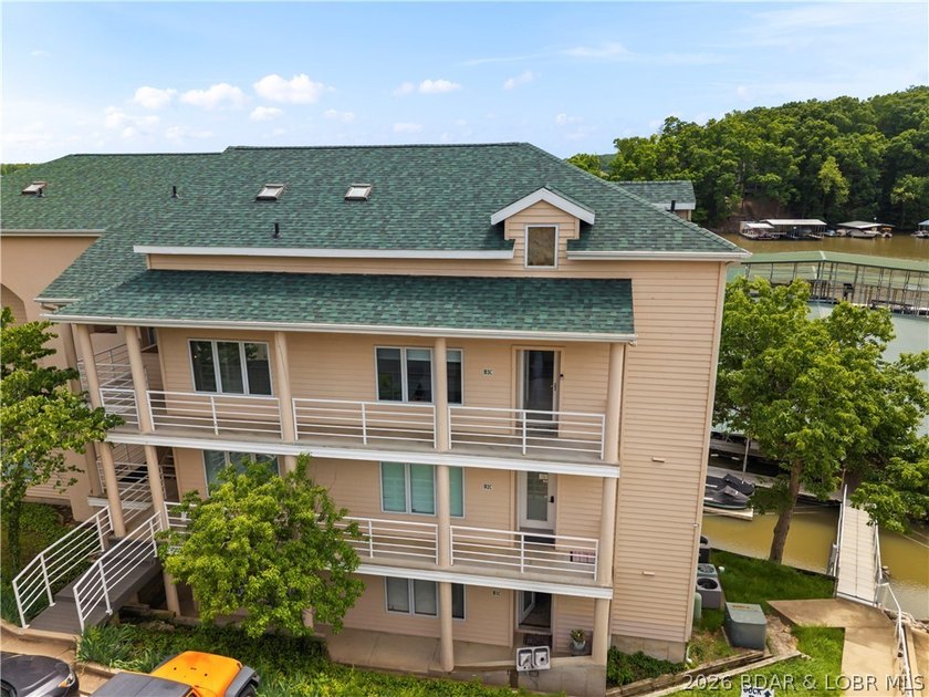 Experience elevated Lake of the Ozarks living in this furnished - photo 45