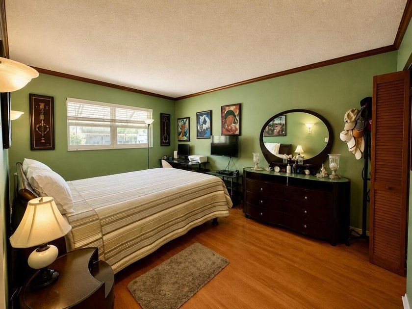 Charming corner-unit condo offering over 1,000 sq. ft. of living - photo 16