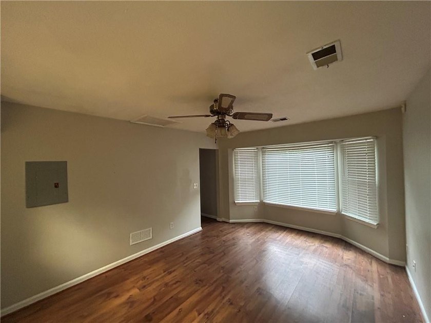 This two-story home offers over 1,500 sq ft of comfortable - photo 22