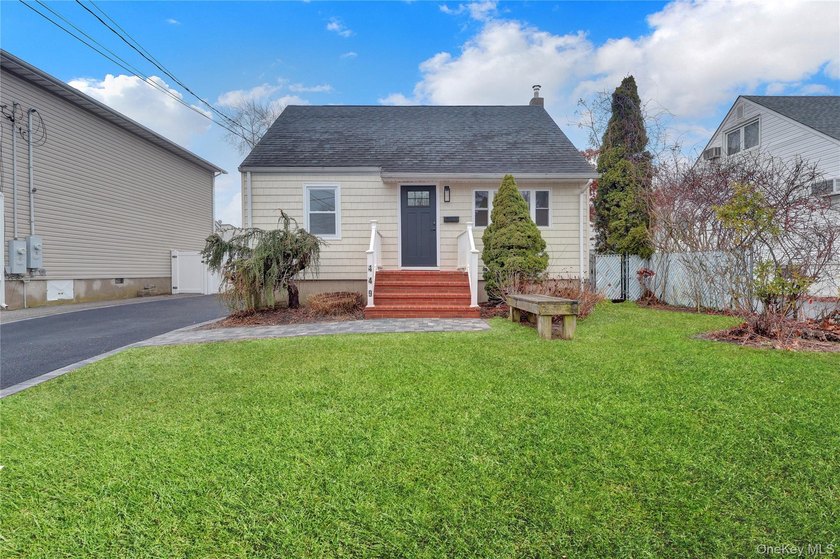Completely Renovated in Lindenhurst Village. Many New Features - photo 2
