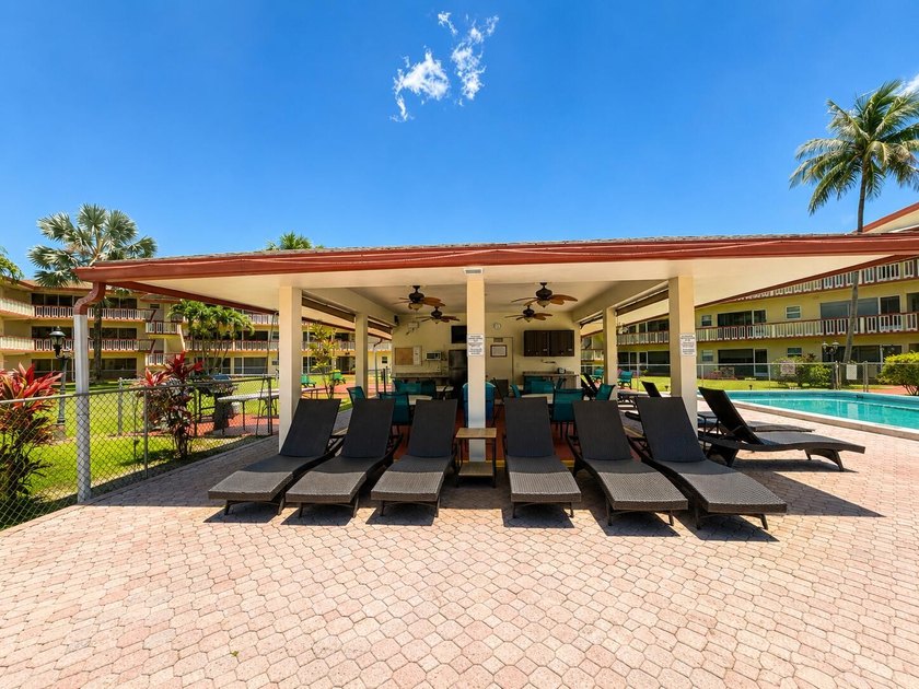 Charming corner-unit condo offering over 1,000 sq. ft. of living - photo 29