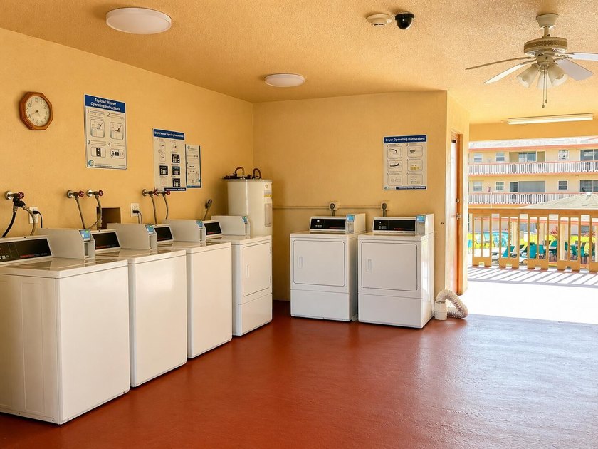 Charming corner-unit condo offering over 1,000 sq. ft. of living - photo 32